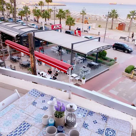 Front Apartment Larnaca